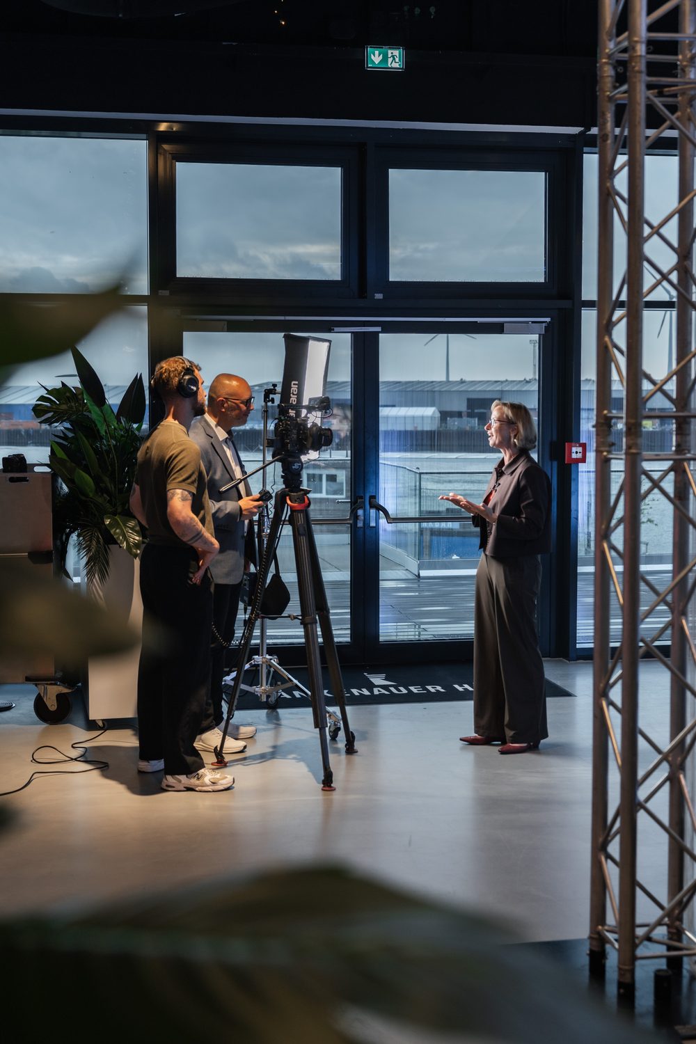Interview- und Kamera-Setup vor Ort